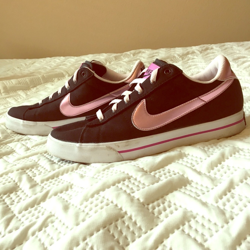Black, Pink, and White Nikes💕
